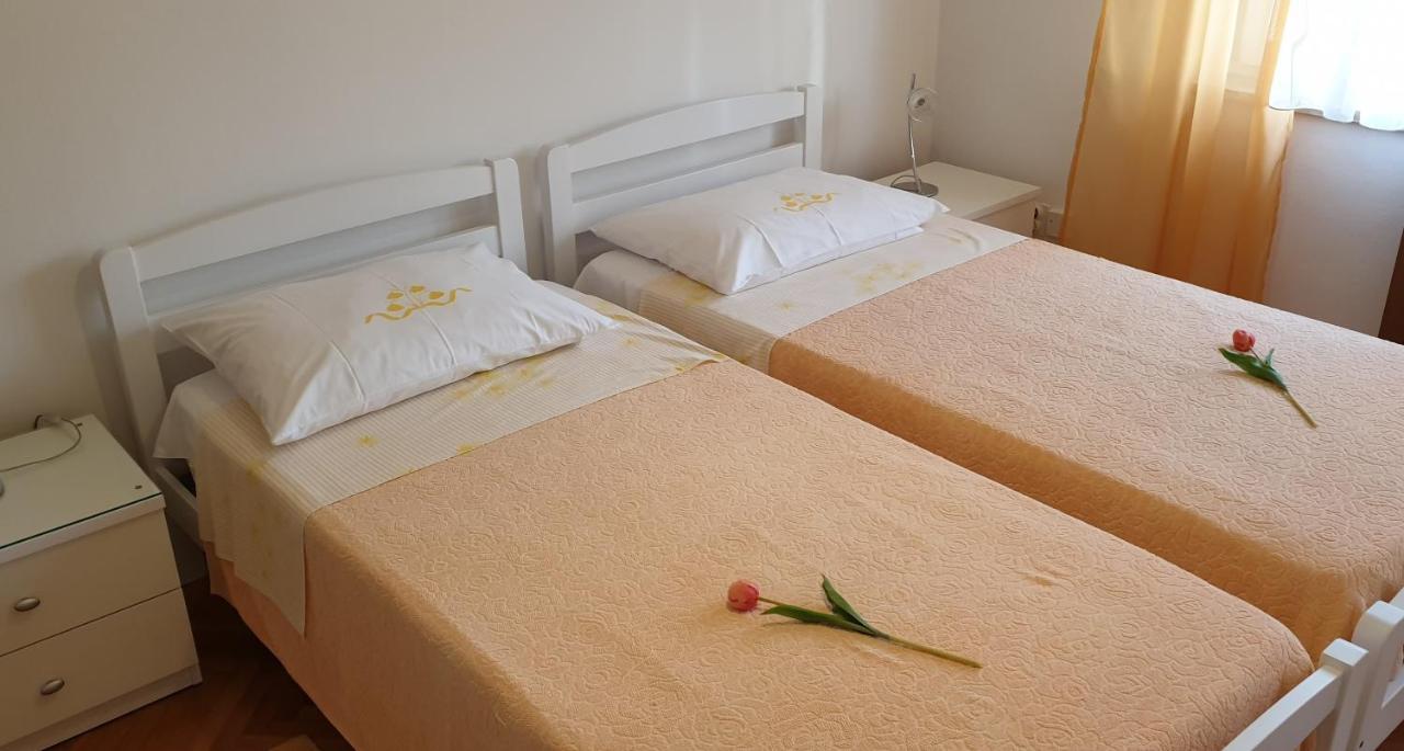 Lovely Apartment In Pomer Ngoại thất bức ảnh