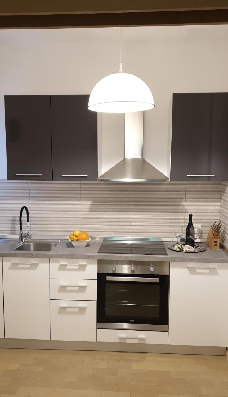 Lovely Apartment In Pomer Ngoại thất bức ảnh