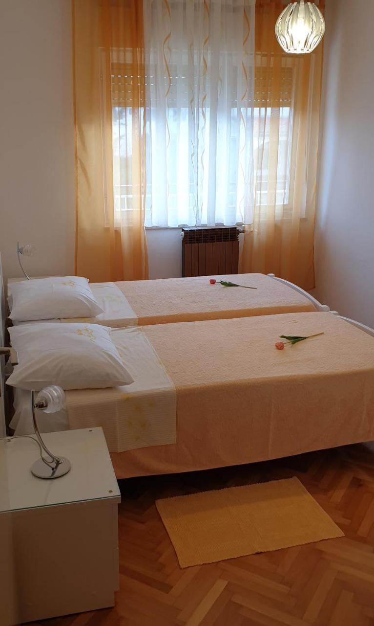 Lovely Apartment In Pomer Ngoại thất bức ảnh