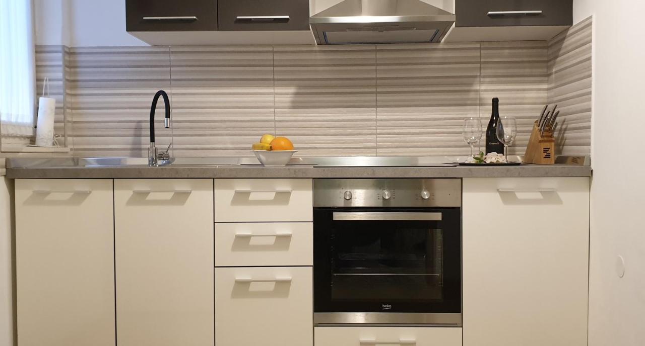 Lovely Apartment In Pomer Ngoại thất bức ảnh
