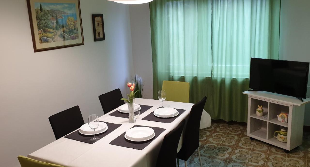 Lovely Apartment In Pomer Ngoại thất bức ảnh