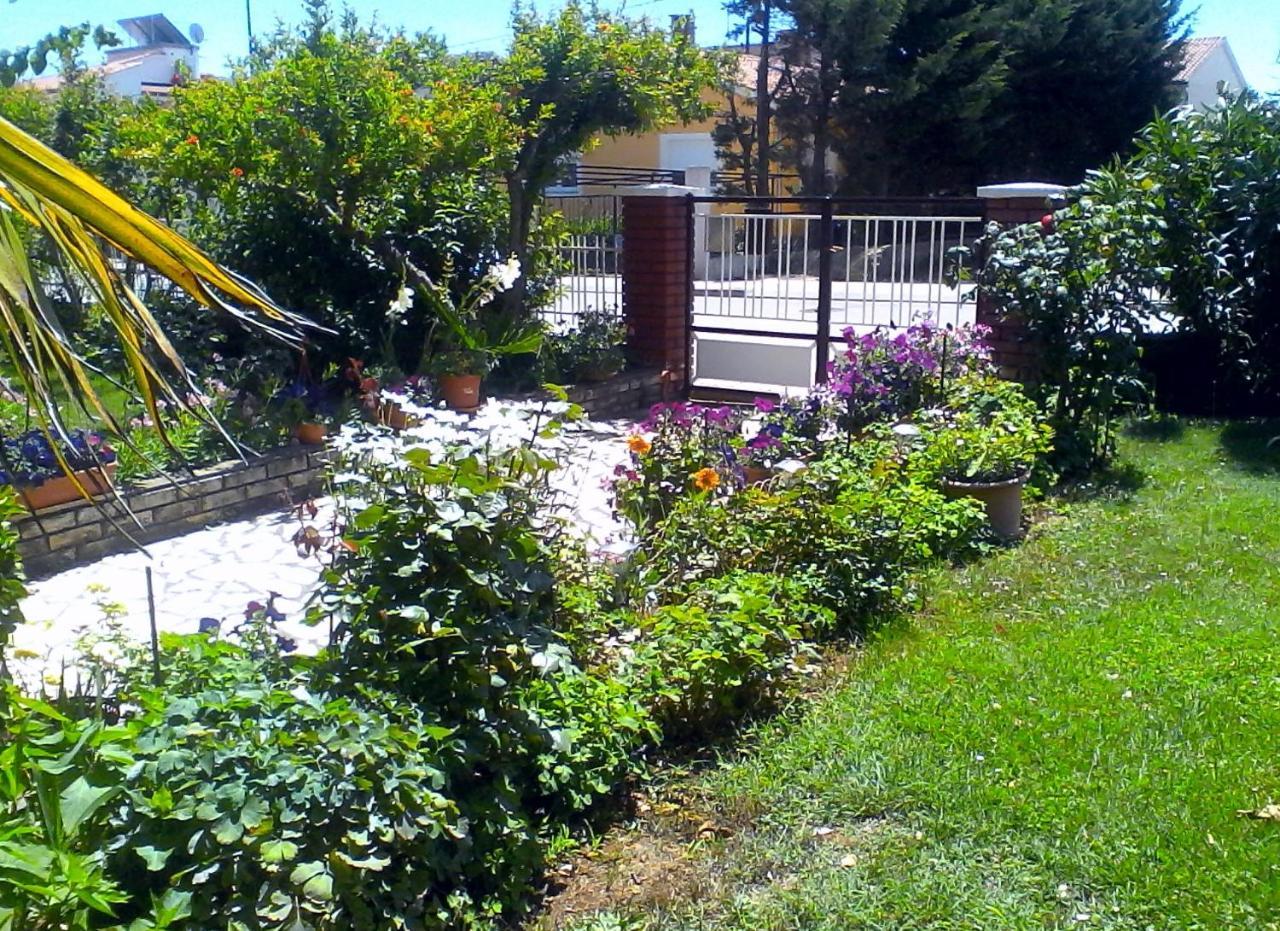 Lovely Apartment In Pomer Ngoại thất bức ảnh